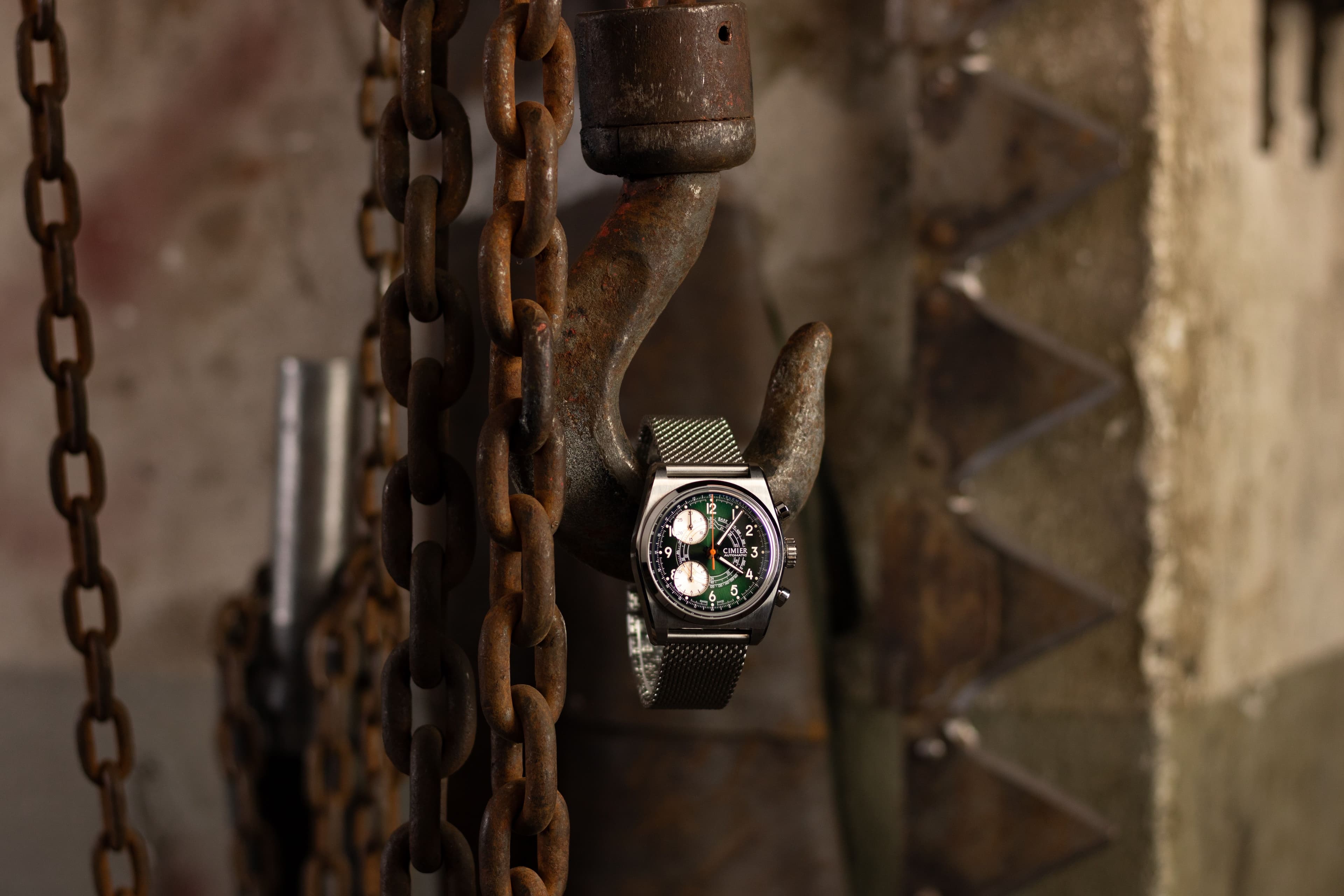 Cimier wristwatch with green dial and mesh strap